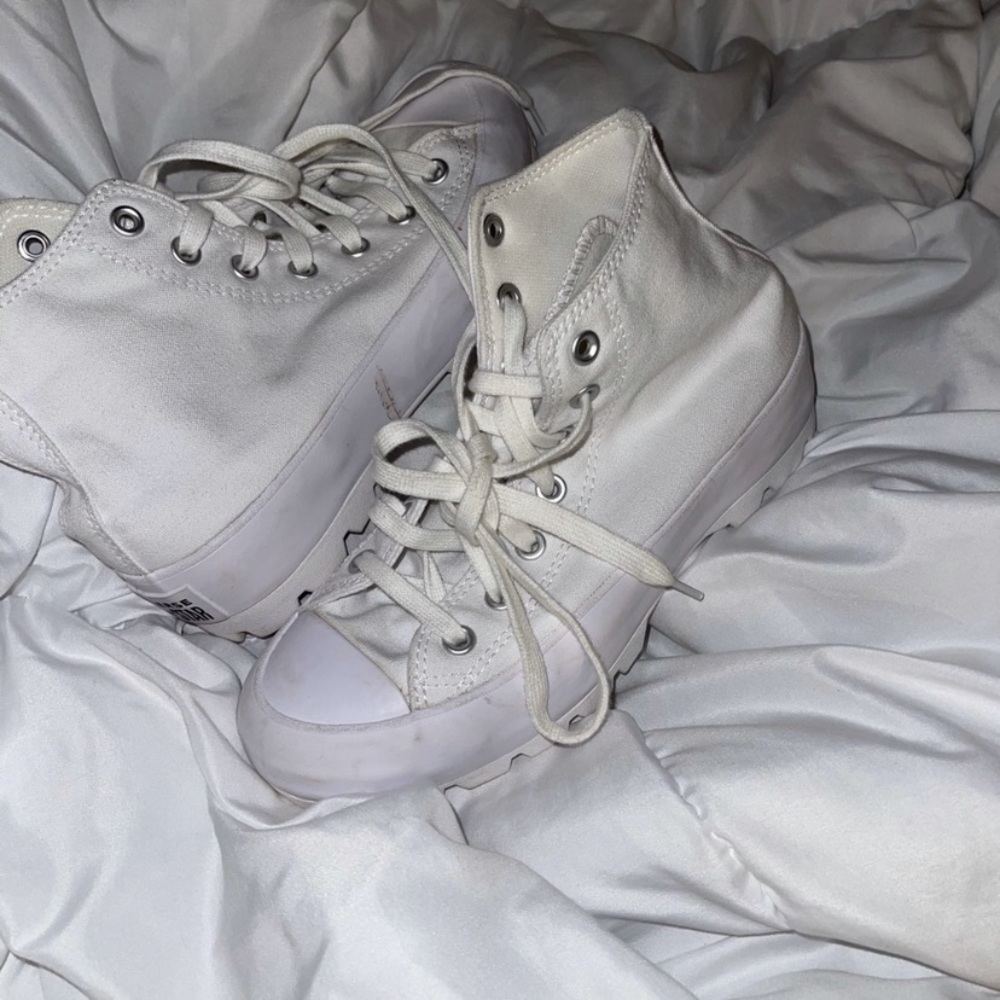 White platform converse , hardly worn